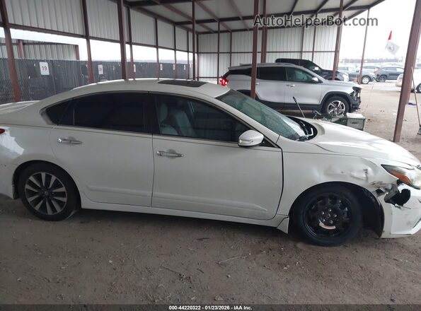 1N4AL3AP9HC226000 2017 NISSAN ALTIMA White Widok wnętrza z tyłu