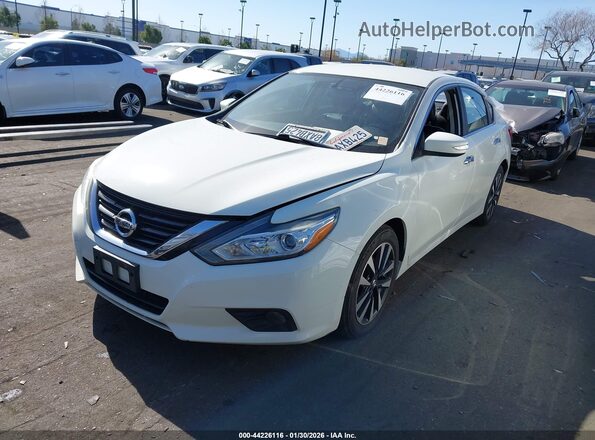 1N4AL3APXJC173166 2018 NISSAN ALTIMA White Vista tres cuartos delantera izquierda