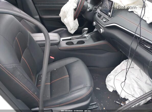 1N4AL4CV0NN383612 2022 NISSAN ALTIMA White Вид салону спереду