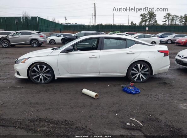 1N4AL4CV0NN383612 2022 NISSAN ALTIMA White Вид задньої частини салону