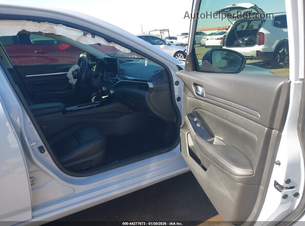 1N4AL4CV1RN317320 2024 NISSAN ALTIMA Серебряный Вид салона спереди