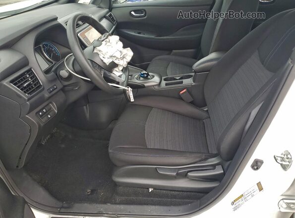 1N4AZ1BV9SC558560 2025 NISSAN LEAF White Вид салону спереду