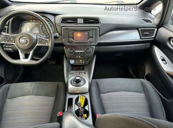 1N4AZ1CP5KC309480 2019 NISSAN LEAF Gray Instrument cluster view