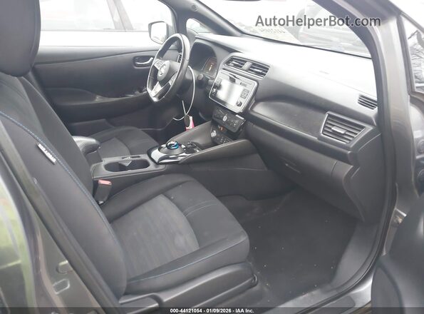 1N4AZ1CP7JC305364 2018 NISSAN LEAF Gray Widok wnętrza z przodu