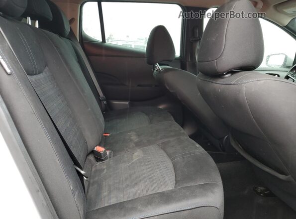 1N4AZ1CP8LC305909 2020 NISSAN LEAF Серебряный Вид задних сидений