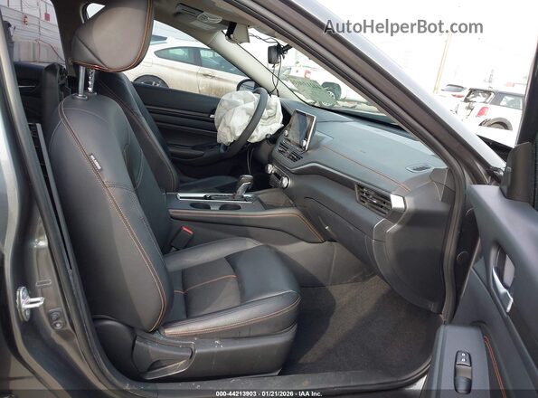 1N4BL4CV1NN404021 2022 NISSAN ALTIMA Gray Вид салону спереду