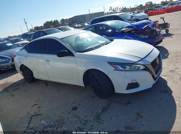 1N4BL4CV2KC173346 2019 NISSAN ALTIMA White Widok wnętrza z tyłu