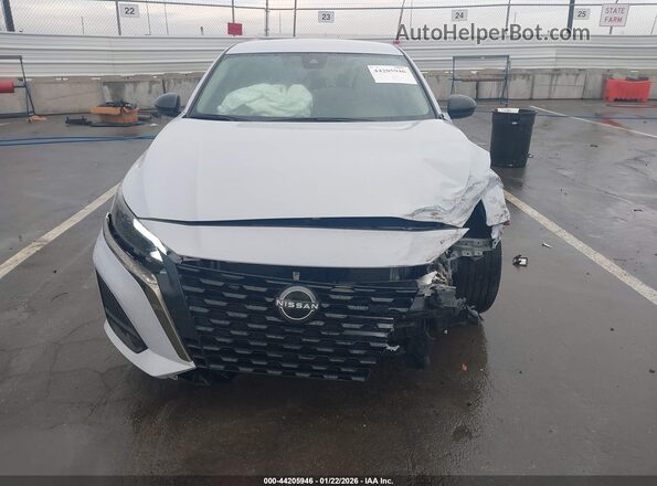 1N4BL4CV7RN402053 2024 NISSAN ALTIMA Light Blue Вид щитка приборов