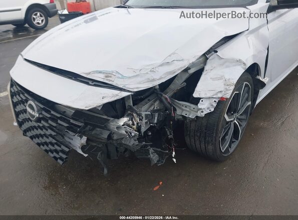 1N4BL4CV7RN402053 2024 NISSAN ALTIMA Light Blue Вид спереди