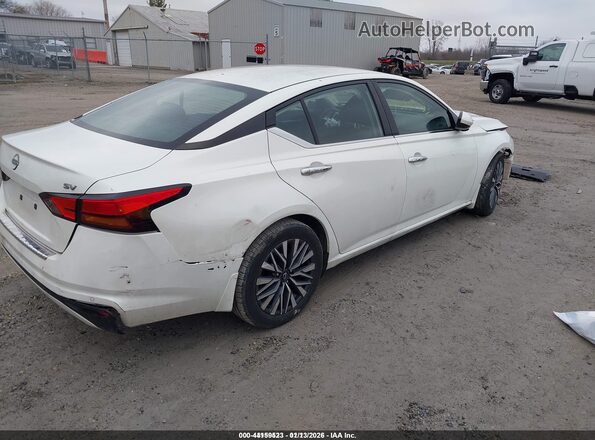 1N4BL4DV0PN364452 2023 NISSAN ALTIMA Белый Задняя правая четверть