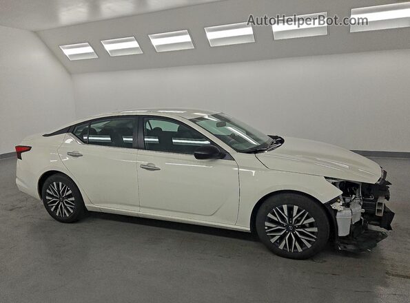 1N4BL4DV8SN354597 2025 NISSAN ALTIMA White Przód prawy