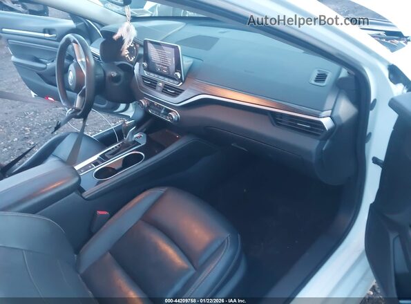 1N4BL4EW8LC170216 2020 NISSAN ALTIMA Белый Вид салона спереди