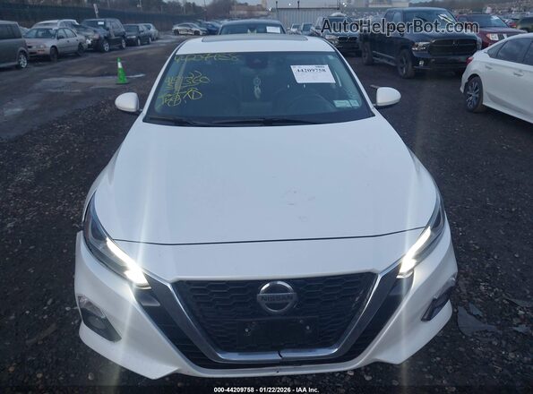 1N4BL4EW8LC170216 2020 NISSAN ALTIMA Белый Вид щитка приборов