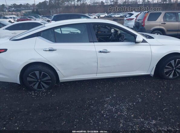 1N4BL4EW8LC170216 2020 NISSAN ALTIMA Белый Вид задней части салона