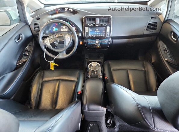 1N4BZ0CP2GC306493 2016 NISSAN LEAF White Widok deski rozdzielczej