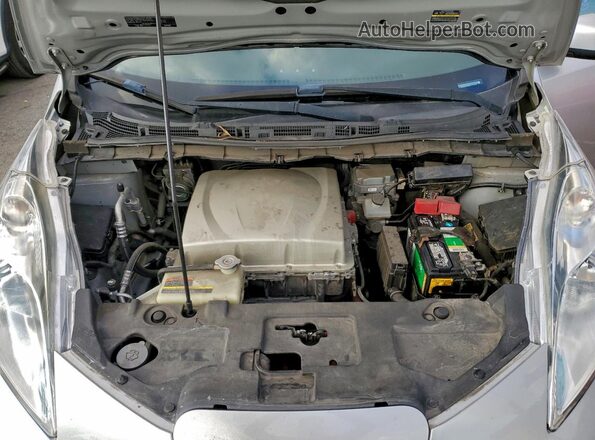 1N4BZ0CP9GC314820 2016 NISSAN LEAF Silver Widok wnętrza z tyłu