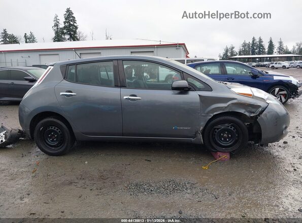 1N4BZ0CP9HC304967 2017 NISSAN LEAF Gray Rear interior view