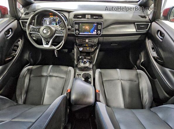 1N4BZ1DP3LC310311 2020 NISSAN LEAF Красный Вид панели приборов