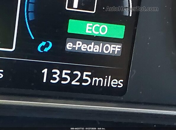 1N4CZ1CV3RC550536 2024 NISSAN LEAF Белый 