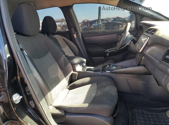 1N4CZ1CV6PC562192 2023 NISSAN LEAF Черный Вид салона спереди