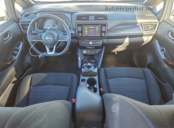 1N4CZ1CV6SC564064 2025 NISSAN LEAF Серебряный Вид панели приборов