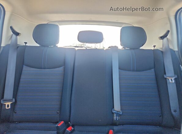 1N4CZ1CV6SC564064 2025 NISSAN LEAF Серебряный Вид задних сидений