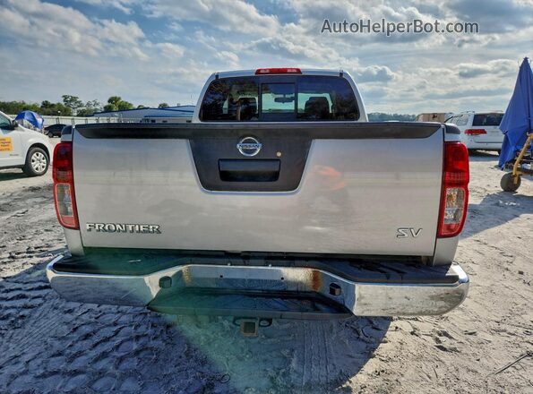 1N6AD0CU0GN715684 2016 NISSAN FRONTIER Серебряный Вид сзади