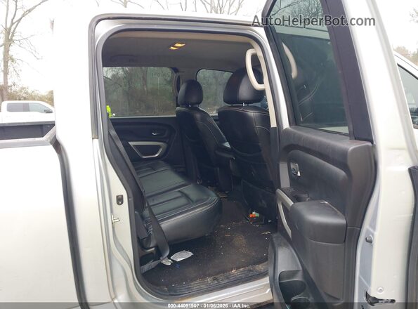 1N6BA1F3XHN519016 2017 NISSAN TITAN XD Серебряный Вид наклейки с VIN-кодом