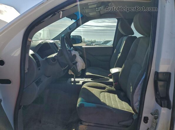 1N6BD0CT1HN752675 2017 NISSAN FRONTIER Белый Вид салона спереди