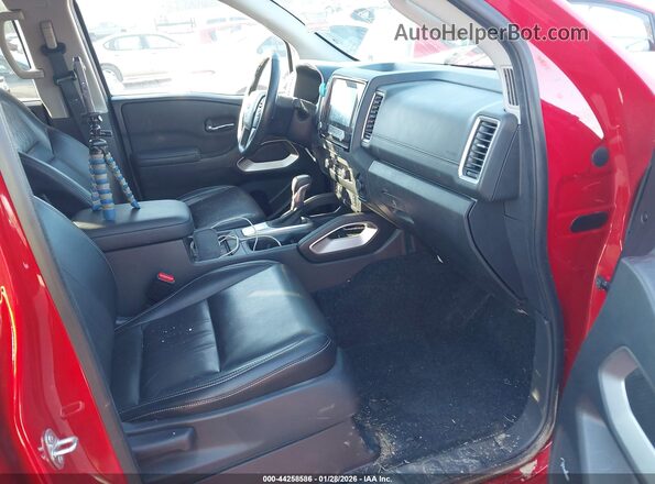 1N6ED1EJ4PN669741 2023 NISSAN FRONTIER Красный Вид салона спереди