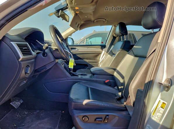 1V2CR2CA3JC569250 2018 VOLKSWAGEN ATLAS Silver Vista interior delantera