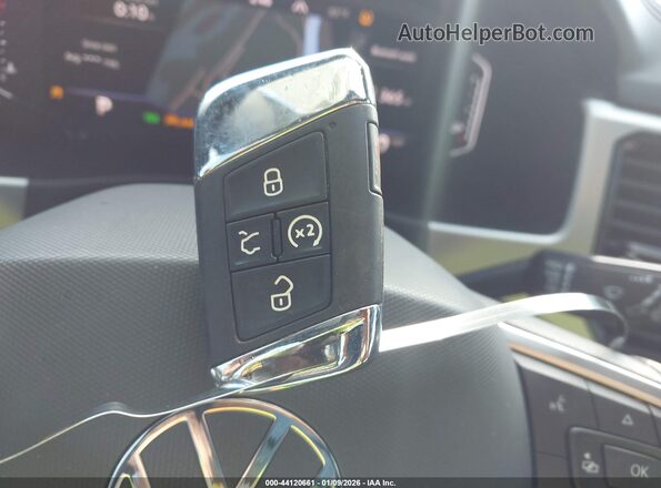 1V2FE2CA3NC205960 2022 VOLKSWAGEN ATLAS Белый Вид панели приборов