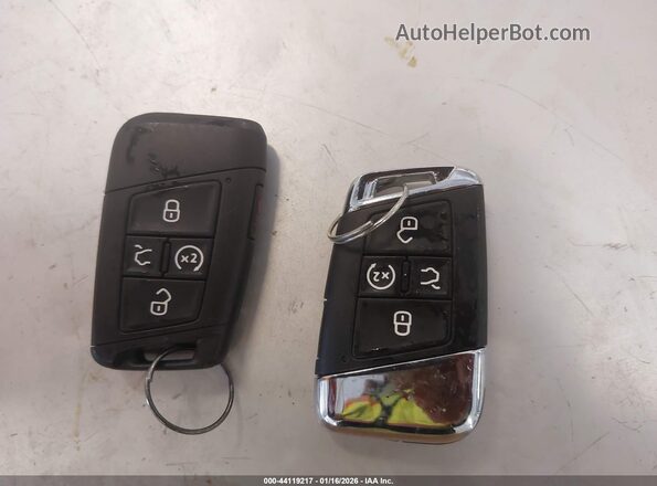 1V2JR2CA1PC548834 2023 VOLKSWAGEN ATLAS White Առջևի վահանակի տեսք