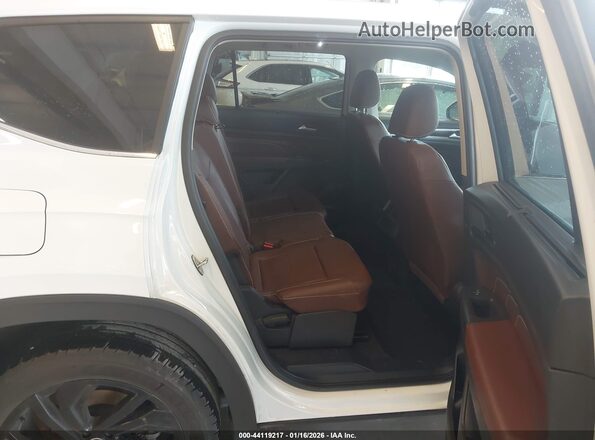 1V2JR2CA1PC548834 2023 VOLKSWAGEN ATLAS White VIN կոդի պիտակի տեսք