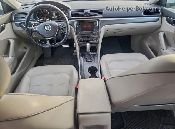 1VWAA7A32JC006558 2018 VOLKSWAGEN PASSAT Белый Вид панели приборов