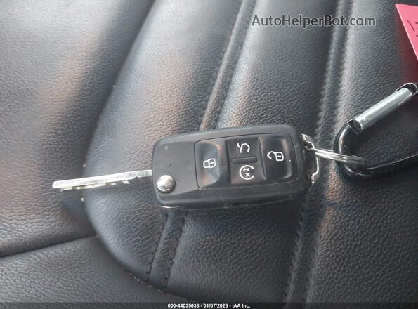 1VWCT7A30HC038583 2017 VOLKSWAGEN PASSAT Серебряный Вид панели приборов