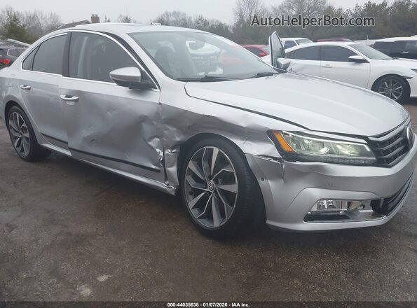 1VWCT7A30HC038583 2017 VOLKSWAGEN PASSAT Серебряный Вид спереди