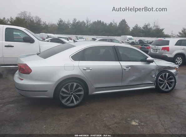 1VWCT7A30HC038583 2017 VOLKSWAGEN PASSAT Серебряный Вид задней части салона