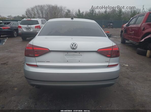 1VWCT7A30HC038583 2017 VOLKSWAGEN PASSAT Серебряный 