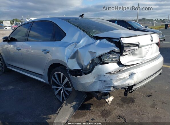 1VWJM7A32JC051183 2018 VOLKSWAGEN PASSAT Серебряный Вид спереди