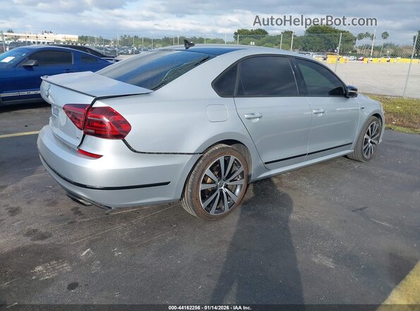 1VWJM7A32JC051183 2018 VOLKSWAGEN PASSAT Серебряный Задняя правая четверть