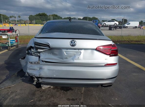 1VWJM7A32JC051183 2018 VOLKSWAGEN PASSAT Серебряный 