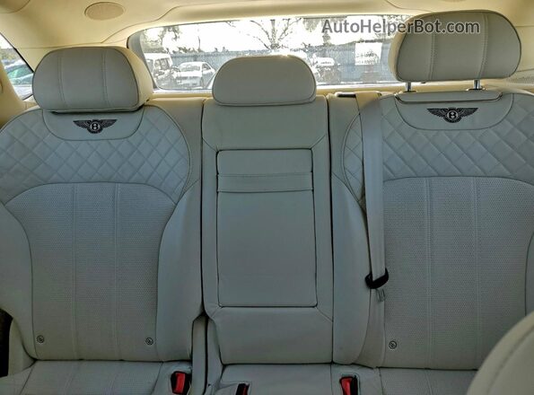 SJAAM2ZV0LC027884 2020 BENTLEY BENTAYGA Черный Вид задней части салона