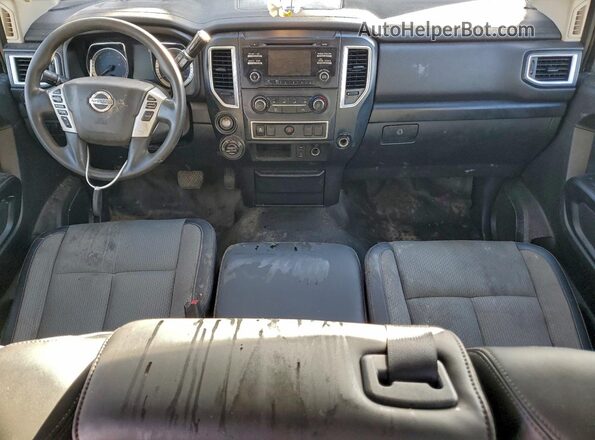 1N6BA1F31JN519427 2018 NISSAN TITAN Белый Вид щитка приборов