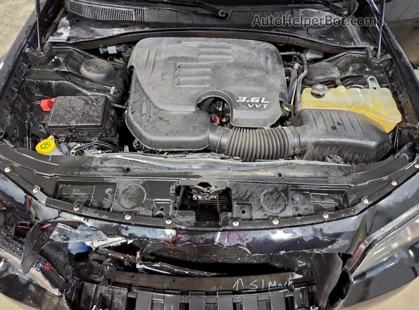 2C3CCAAG0JH320989 2018 CHRYSLER 300 Черный Вид задней части салона