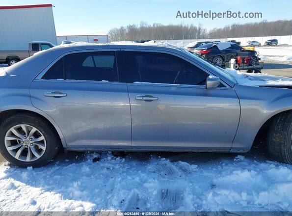 2C3CCAAG1GH216875 2016 CHRYSLER 300 Silver Rear interior view