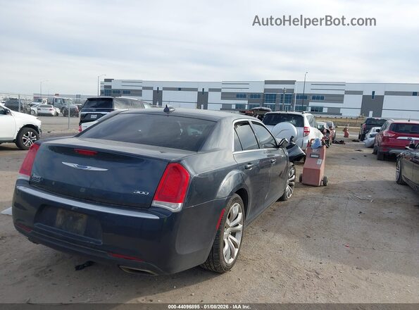 2C3CCAAG2JH283461 2018 CHRYSLER 300 Черный Задняя правая четверть