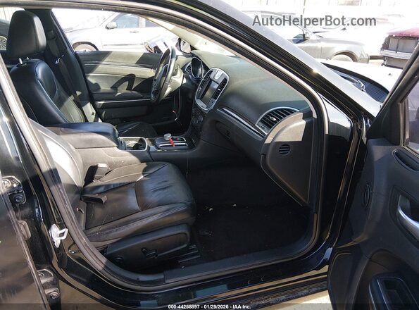 2C3CCAAG3JH342047 2018 CHRYSLER 300 Черный Вид салона спереди