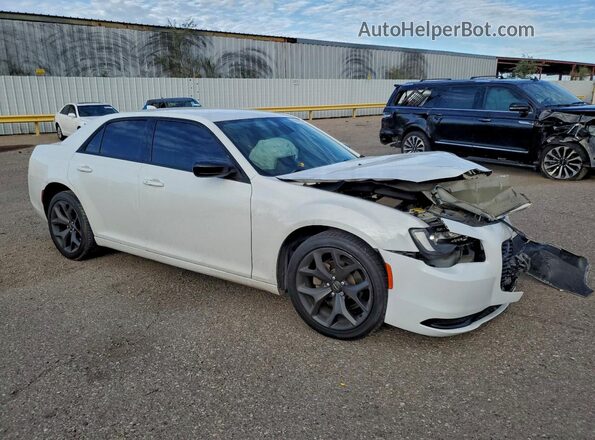 2C3CCAAG3MH617419 2021 CHRYSLER 300 Белый Передняя правая четверть