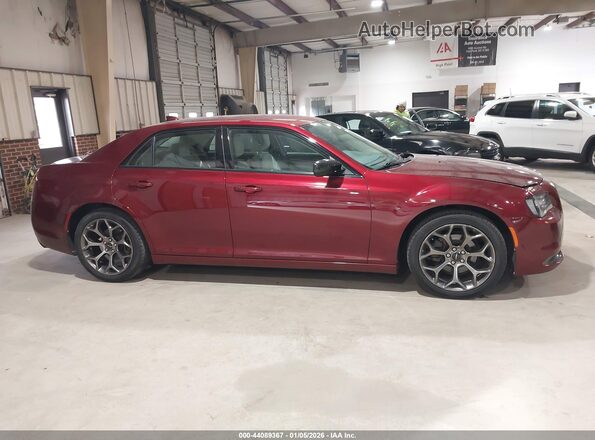2C3CCAAG5JH190322 2018 CHRYSLER 300 Бордовый Вид задней части салона